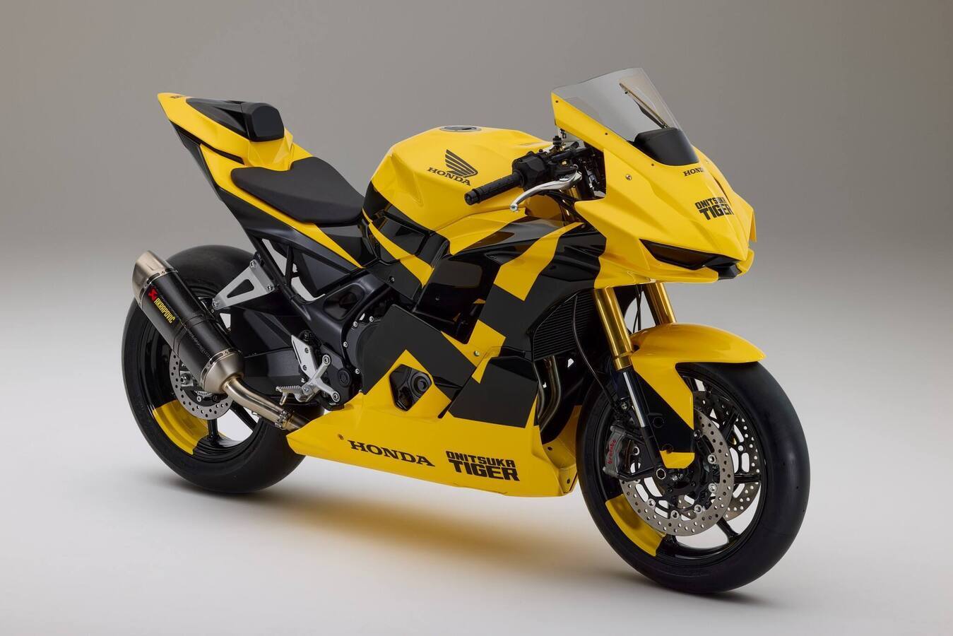 A Honda együttműködésre lép az Onitsuka Tiger divatmárkával - az „Onitsuka Tiger Honda Mid Sports Concept” világpremierje