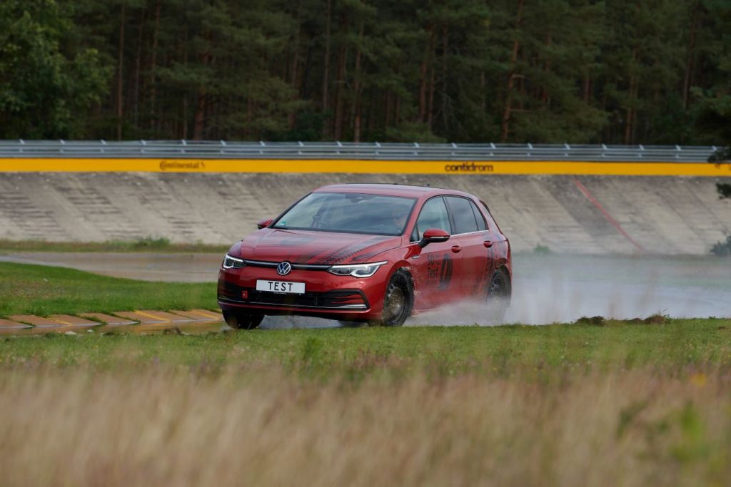 ADAC-teszt: melyik a legjobb négy évszakos gumi?