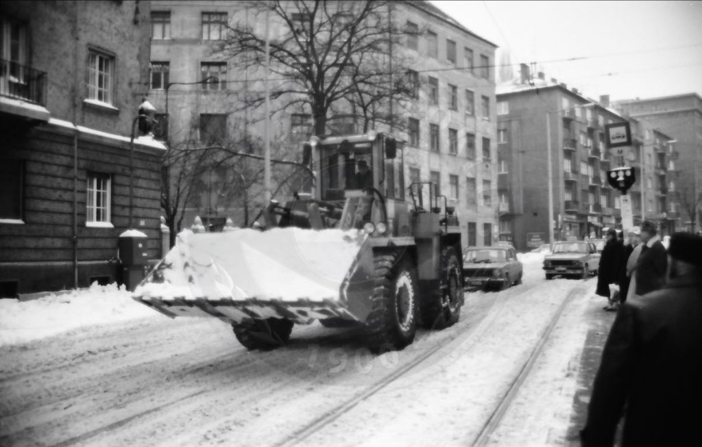 Különleges képeken az 1987-es nagy havazás