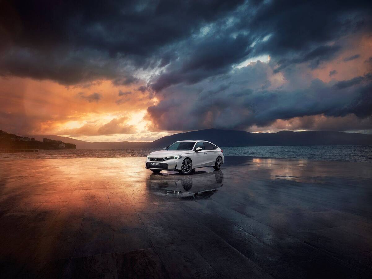 MEGÚJULT A HONDA CIVIC e:HEV AZ INNOVATÍV HONDA S+ SHIFT RENDSZERREL ÉS A TOVÁBBFEJLESZTETT SPORT KIVITELLEL